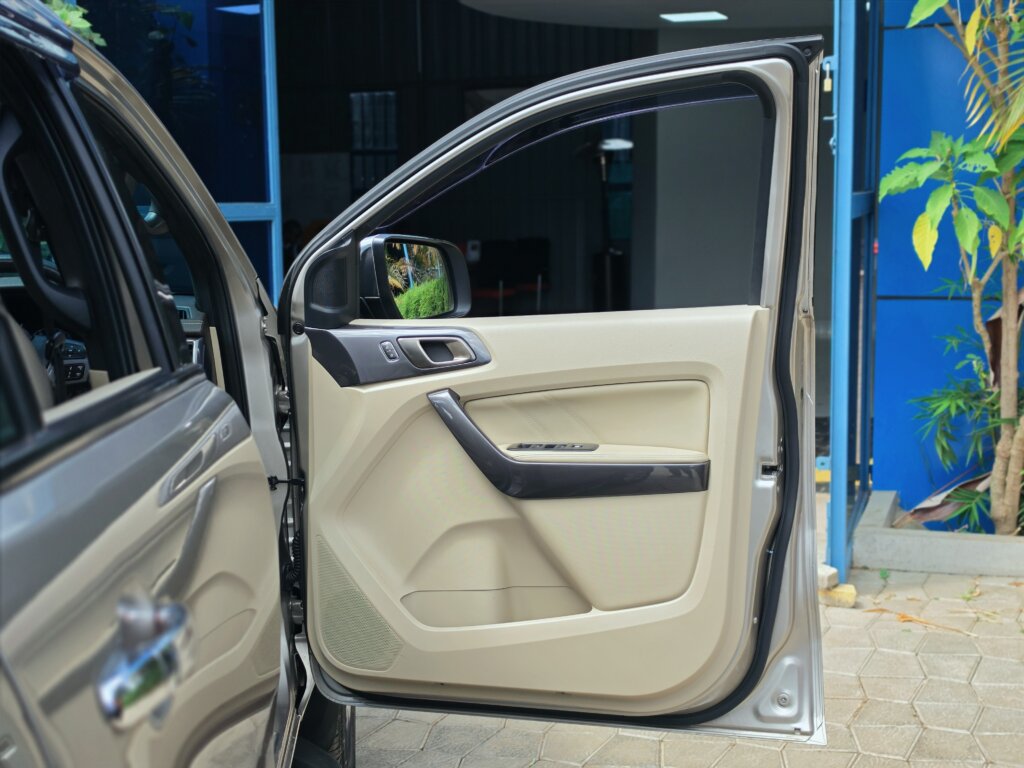 2017 Ford Everest
