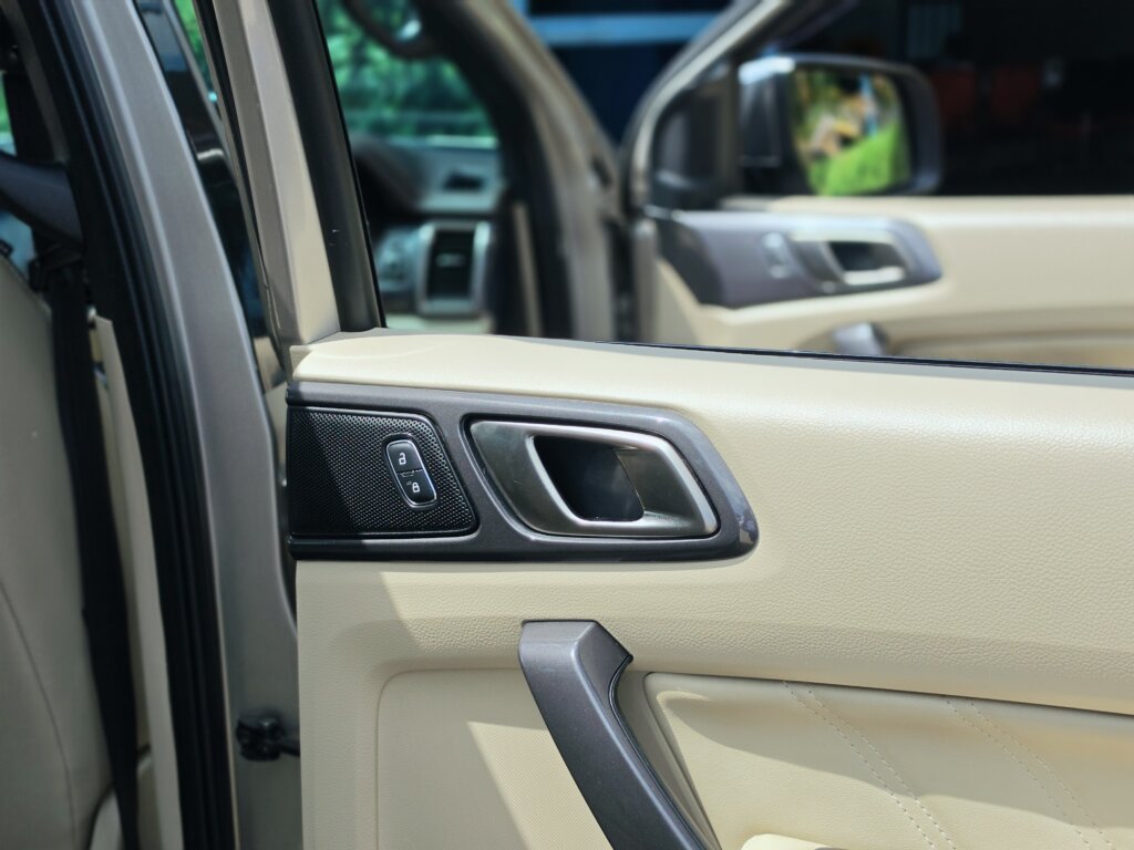 2017 Ford Everest