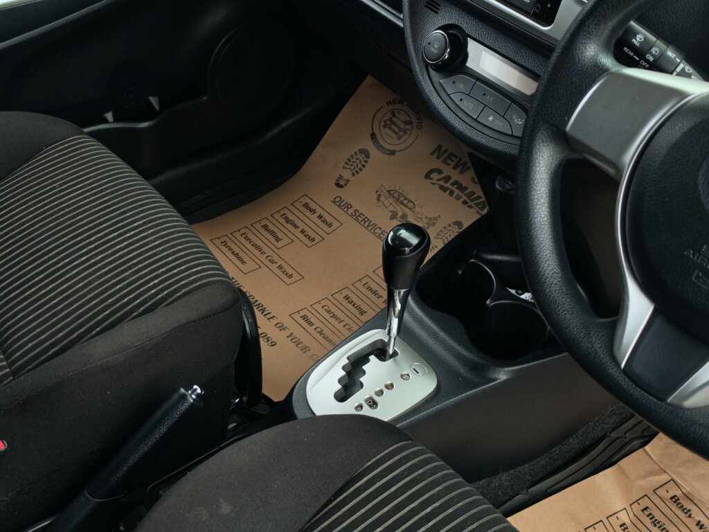 2015 Toyota Vitz