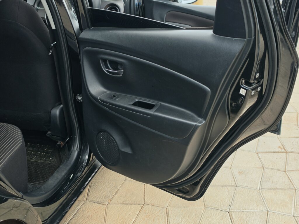 2015 Toyota Vitz