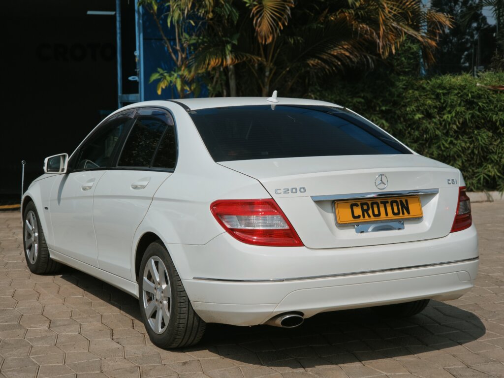 2011 Mercedes Benz C200