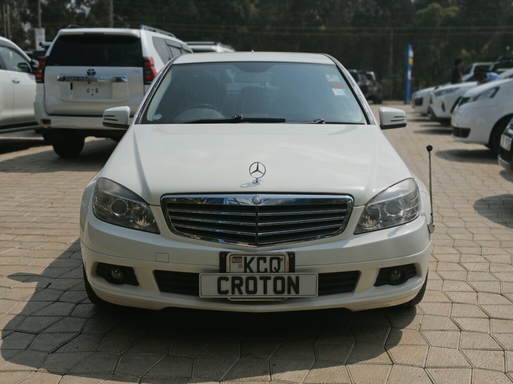 2011 Mercedes Benz C200