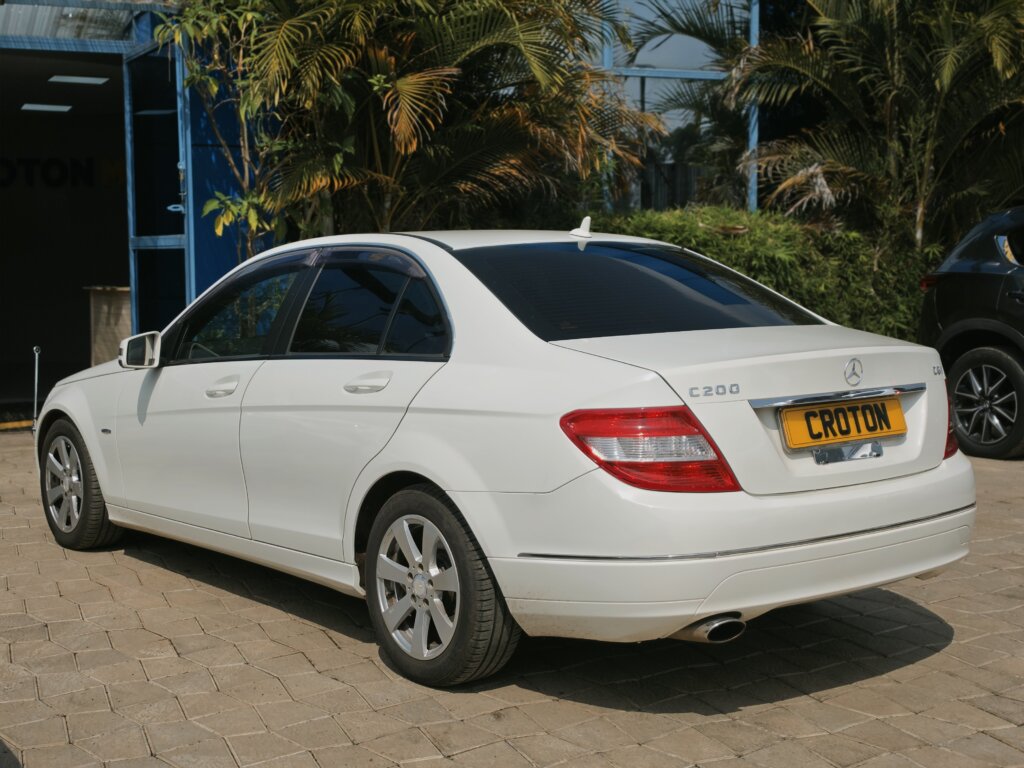 2011 Mercedes Benz C200