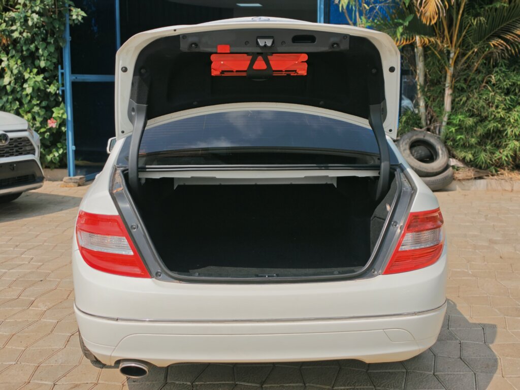 2011 Mercedes Benz C200