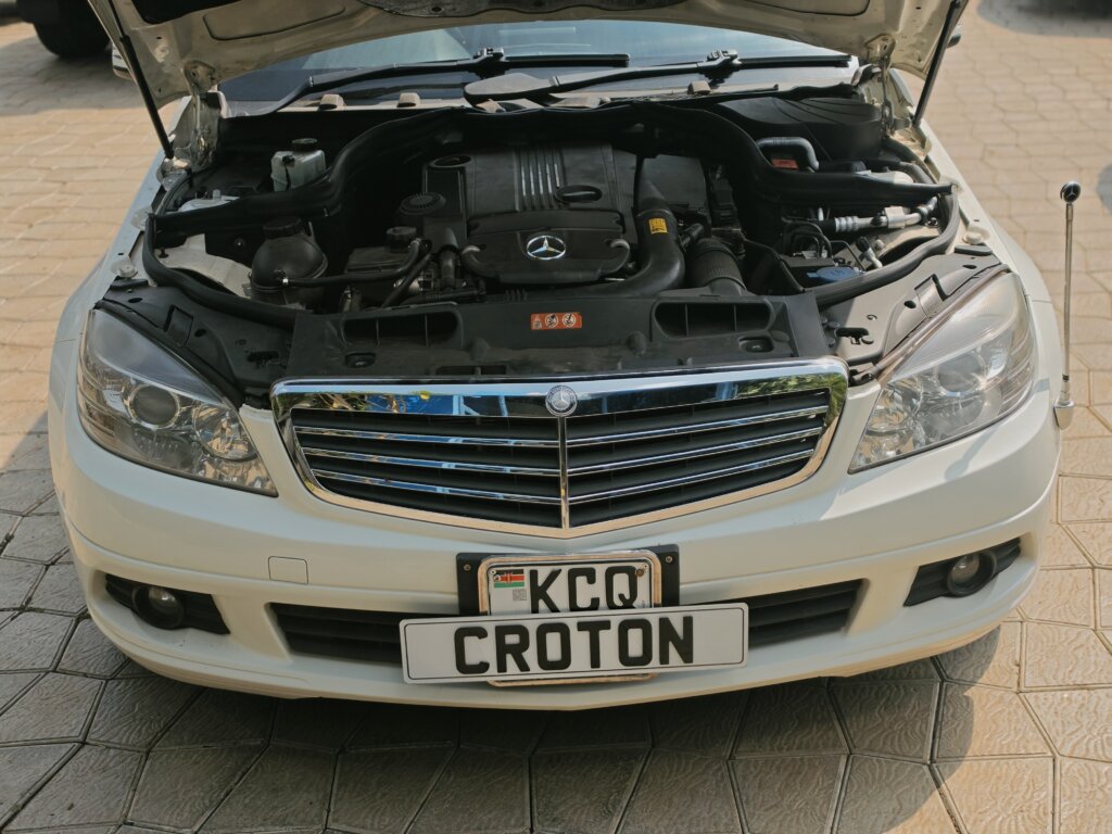 2011 Mercedes Benz C200
