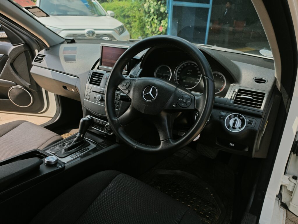 2011 Mercedes Benz C200