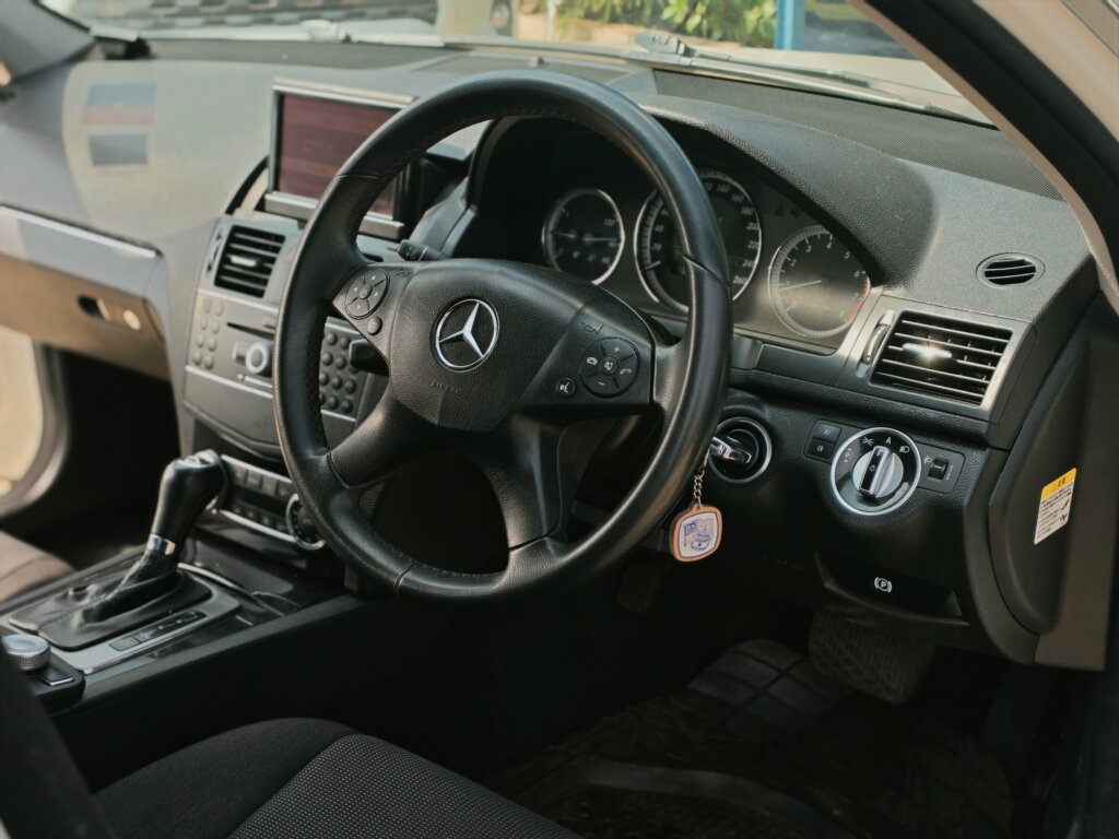 2011 Mercedes Benz C200
