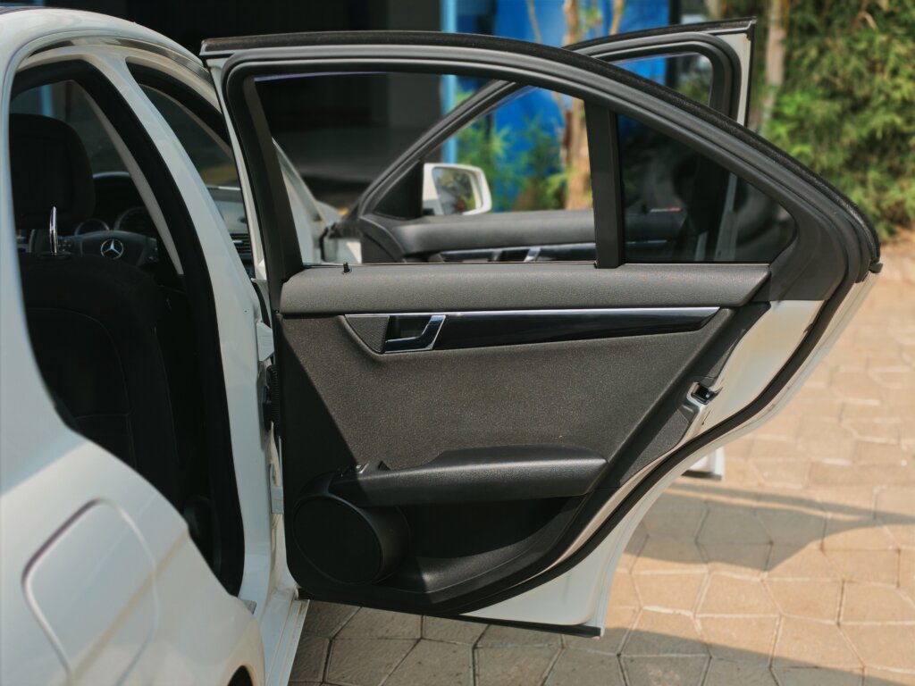 2011 Mercedes Benz C200