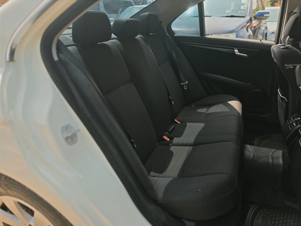 2011 Mercedes Benz C200