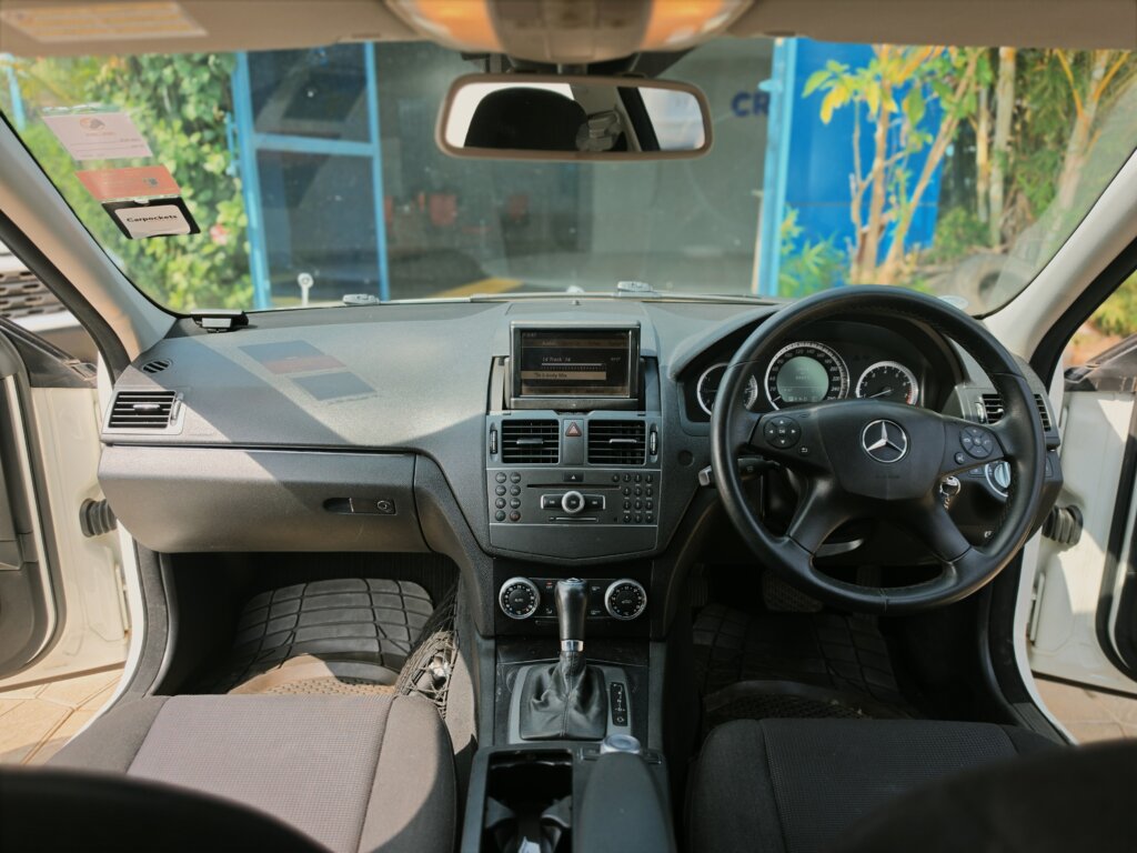 2011 Mercedes Benz C200