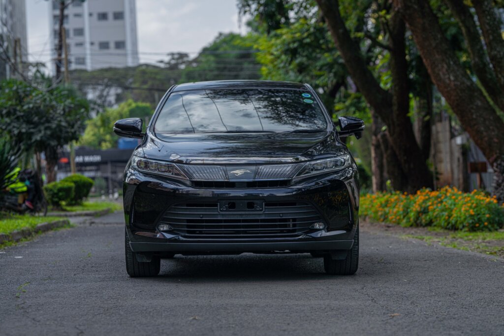 2020 Toyota Harrier with sunroof