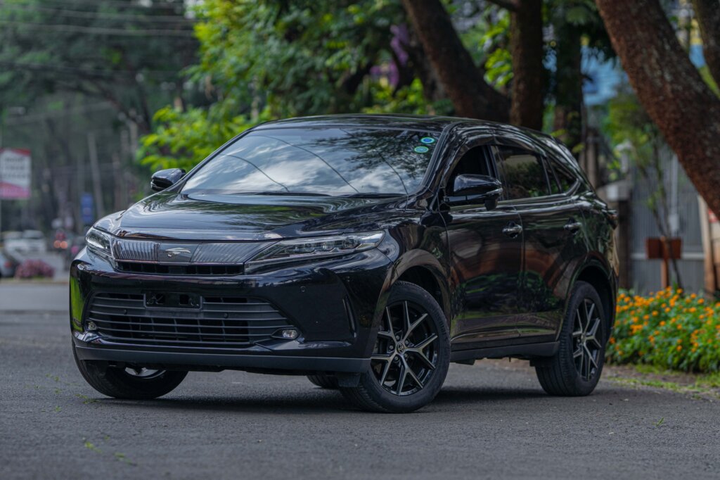 2020 Toyota Harrier with sunroof