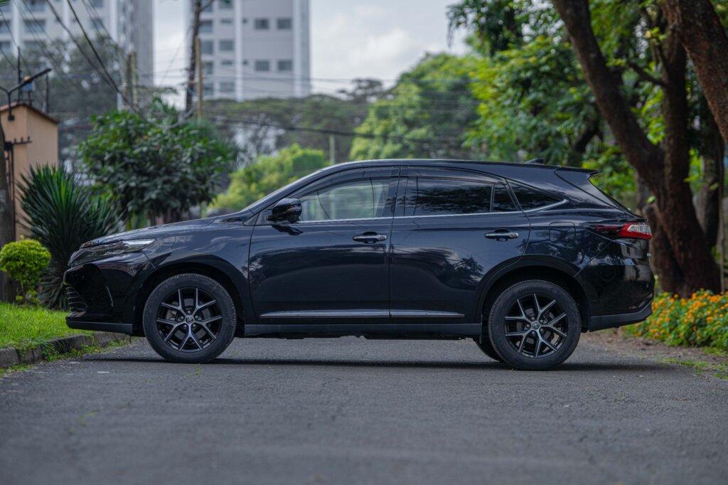 2020 Toyota Harrier with sunroof