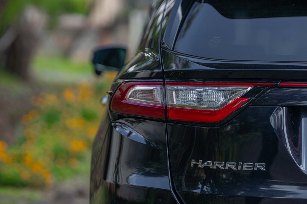 2020 Toyota Harrier with sunroof