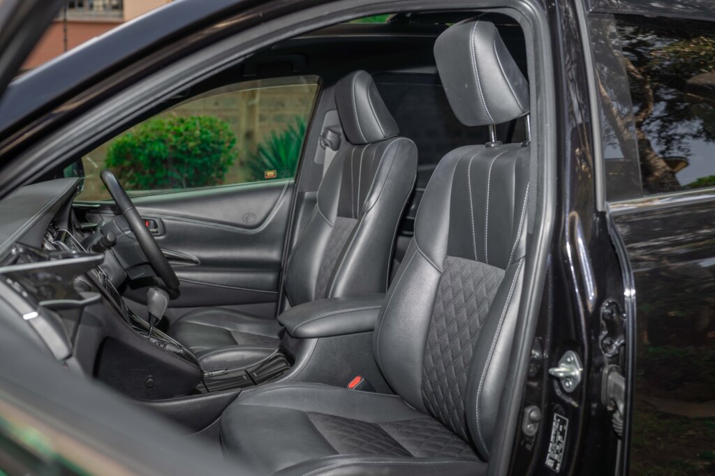 2020 Toyota Harrier with sunroof