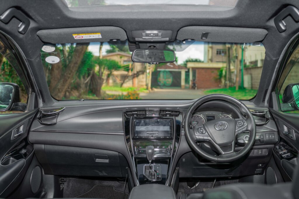 2020 Toyota Harrier with sunroof