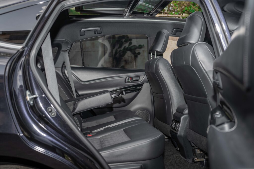 2020 Toyota Harrier with sunroof