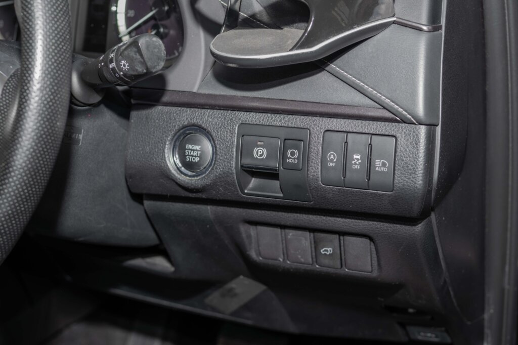 2020 Toyota Harrier with sunroof