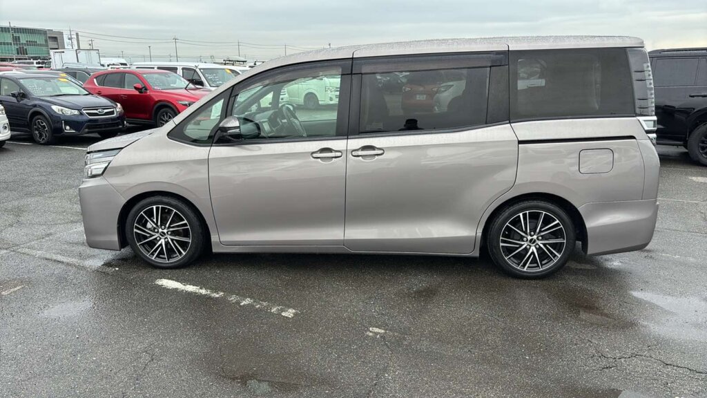 2019 Toyota Voxy