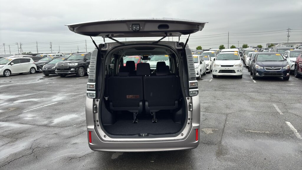 2019 Toyota Voxy