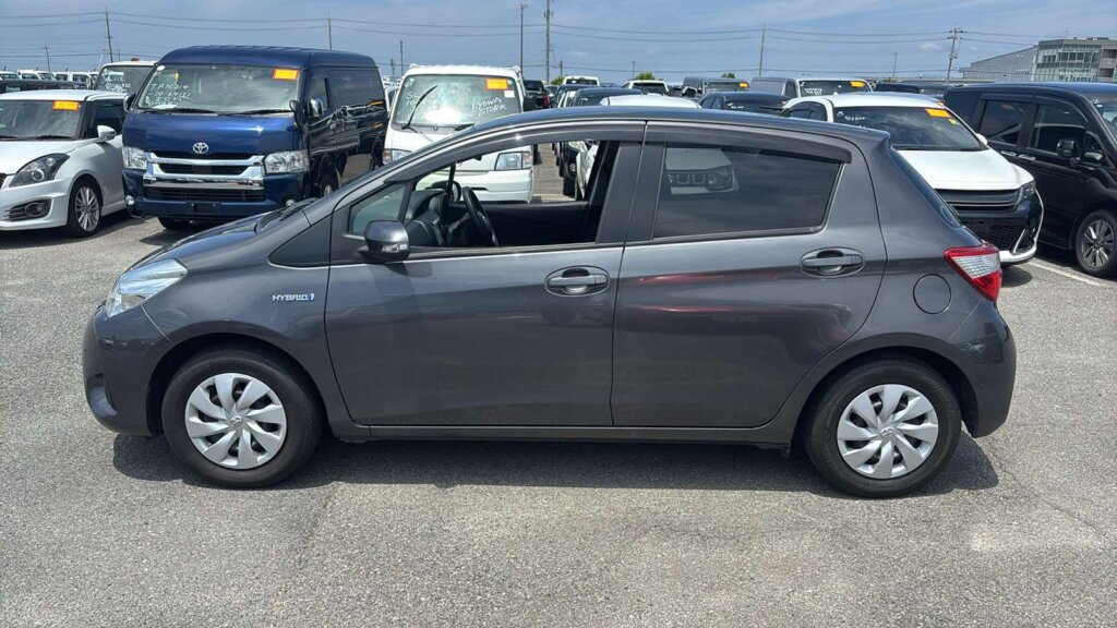 2019 Toyota Vitz Hybrid