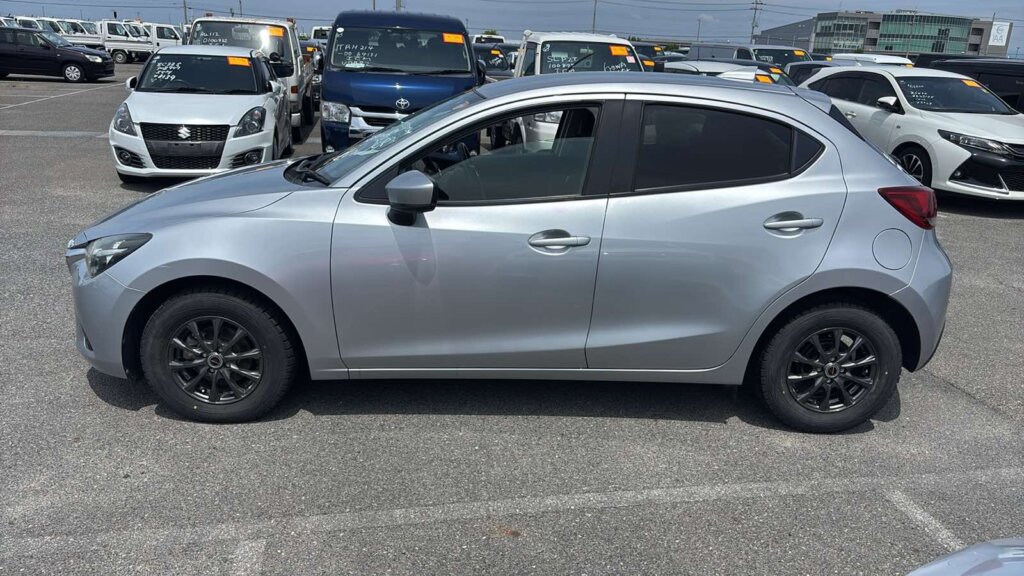 2019 Mazda Demio