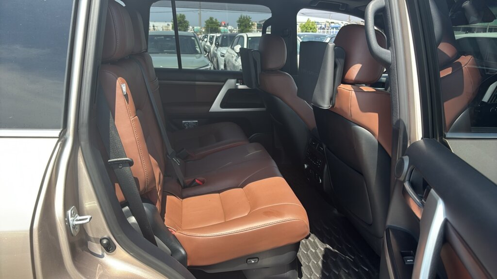 2019 Toyota Landcruiser V8