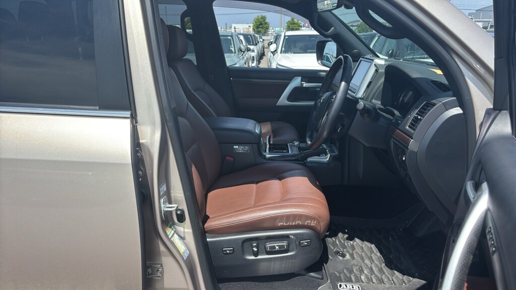 2019 Toyota Landcruiser V8