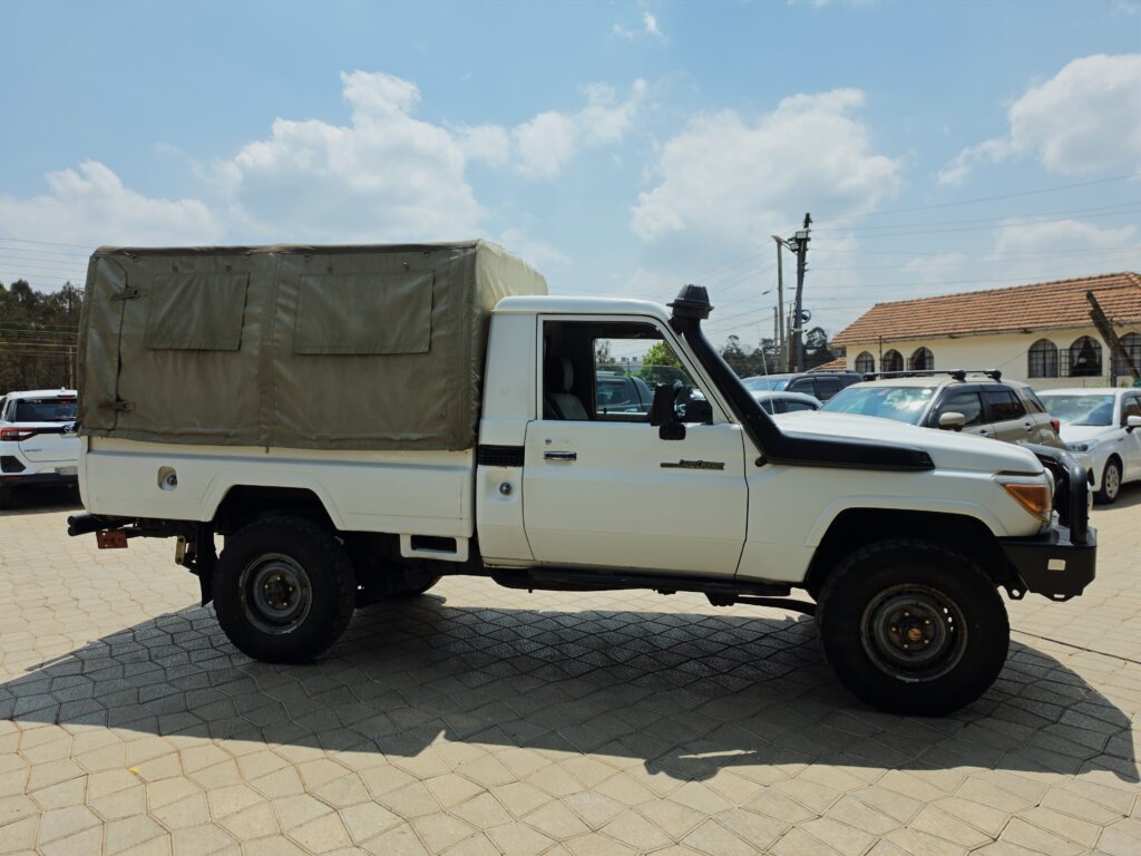 2014 Toyota Landcruiser 70 Series Pickup