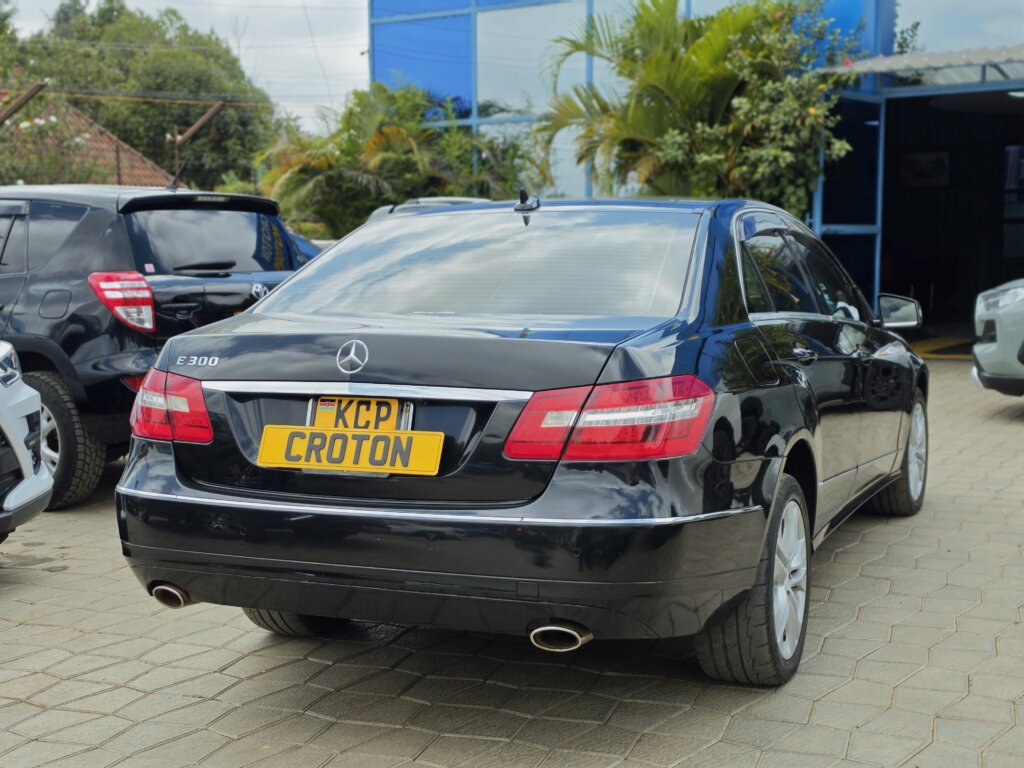2011 Mercedes E300