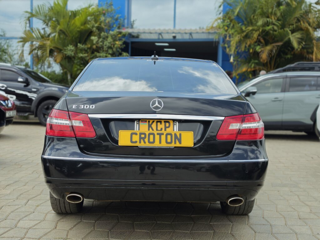 2011 Mercedes E300