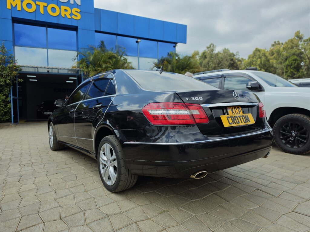 2011 Mercedes E300