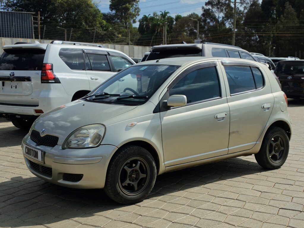 2002 Toyota Vitz SCP10