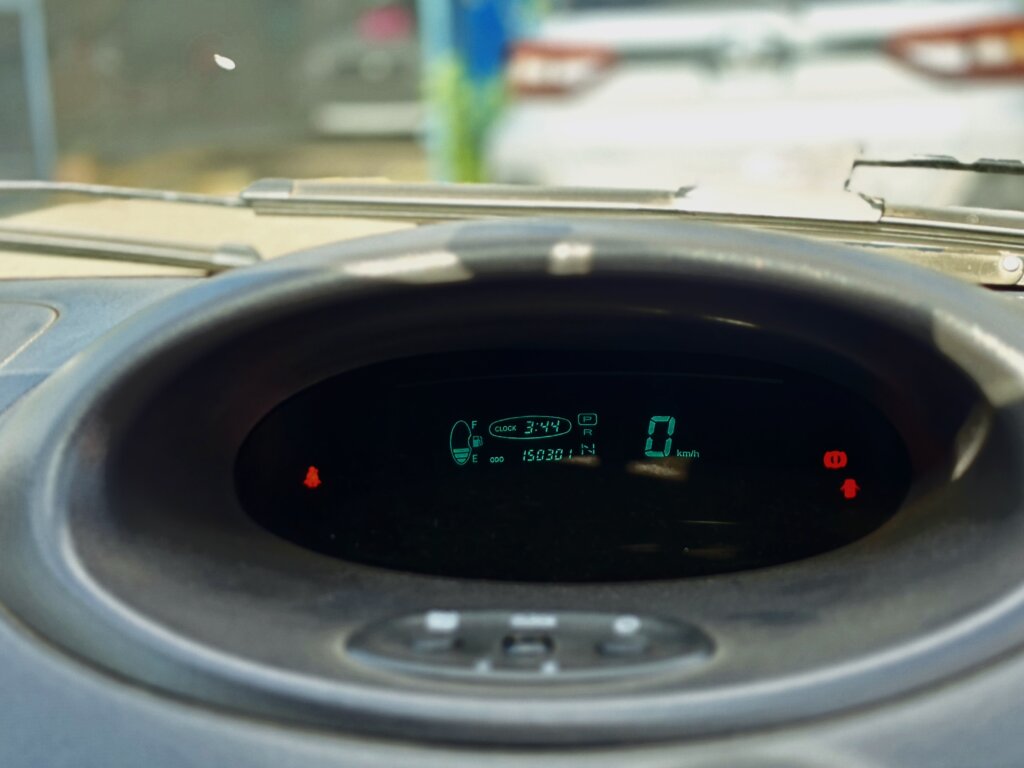 2002 Toyota Vitz SCP10