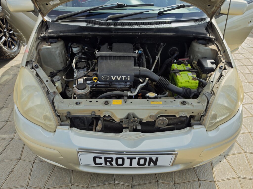 2002 Toyota Vitz SCP10